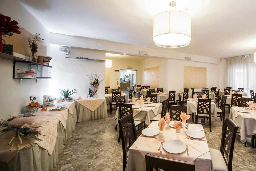 Hotel Marilonda Rimini Luaran gambar