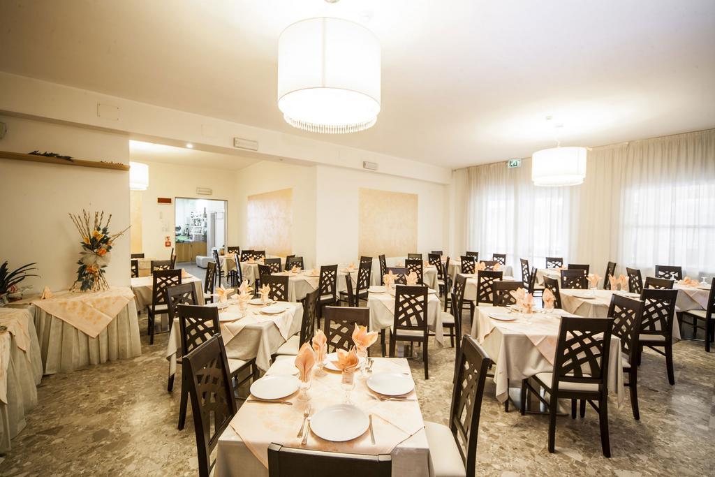 Hotel Marilonda Rimini Luaran gambar